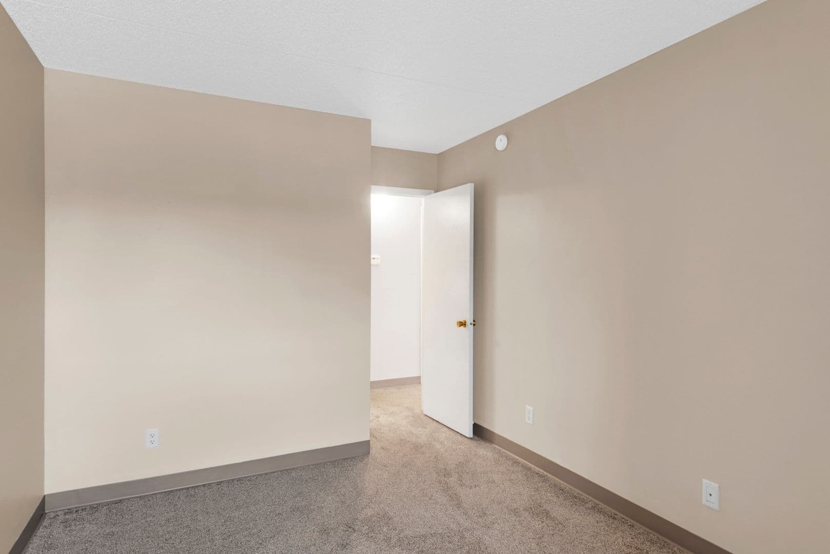 Oakwood Apartments 8 of 17