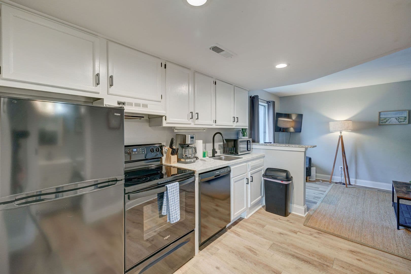 1 Bedroom Adjacent to UNCW 12 of 20