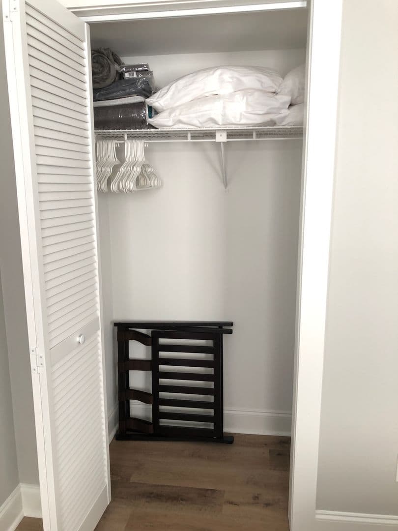 1 Bedroom Adjacent to UNCW 8 of 13