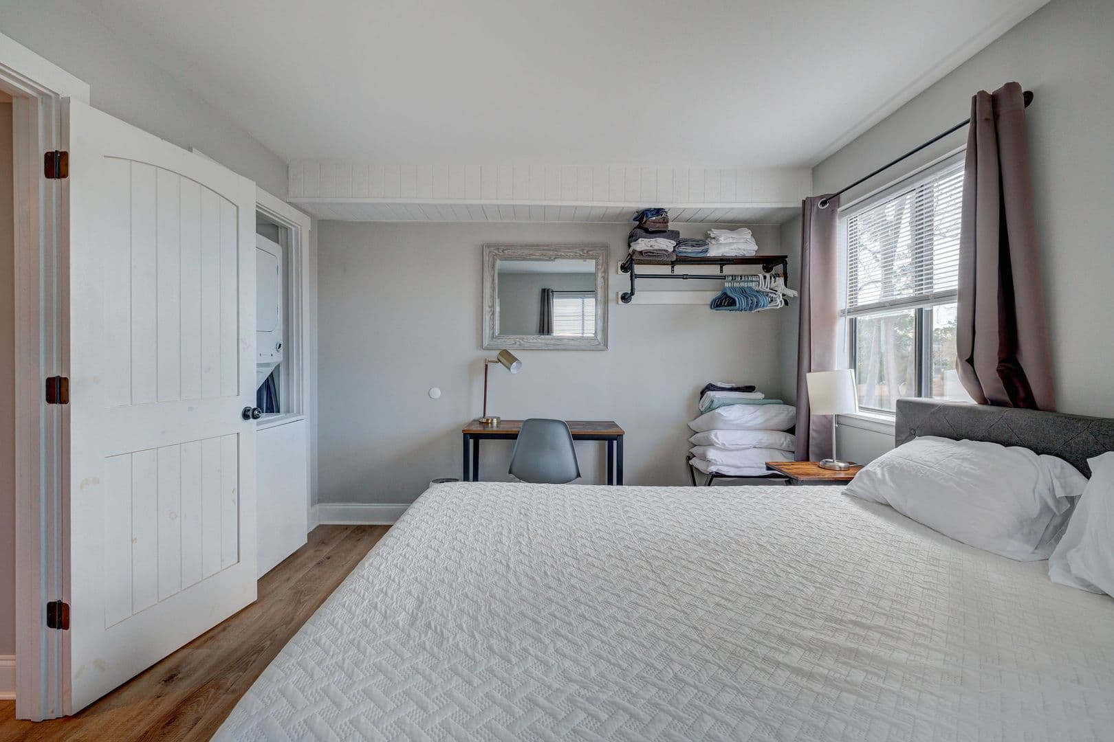 1 Bedroom Adjacent to UNCW 18 of 27