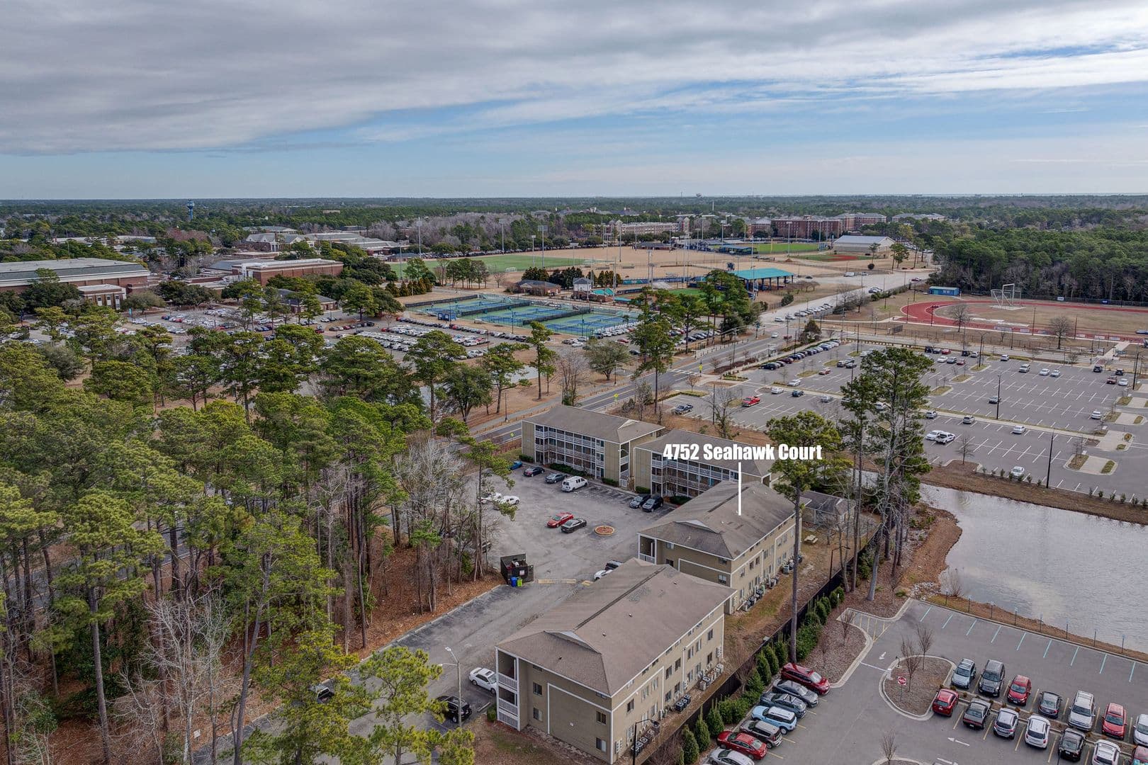 1 Bedroom Adjacent to UNCW 24 of 27