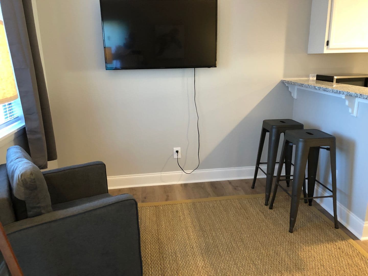 1 Bedroom Adjacent to UNCW 3 of 13