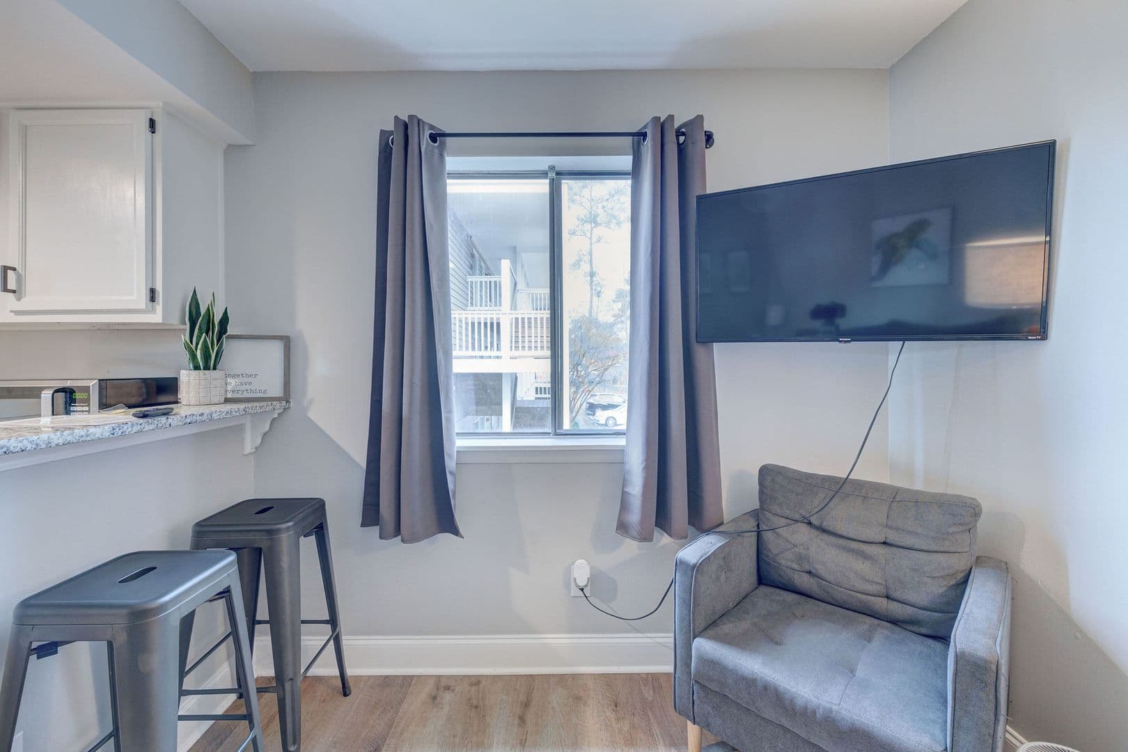 1 Bedroom Adjacent to UNCW 10 of 27