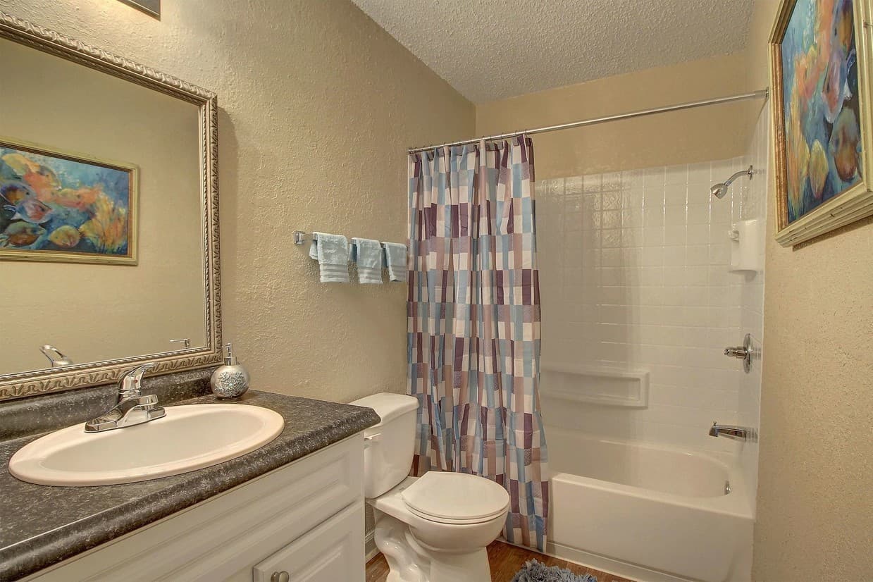 Woodland Hills Apartments 5 of 5