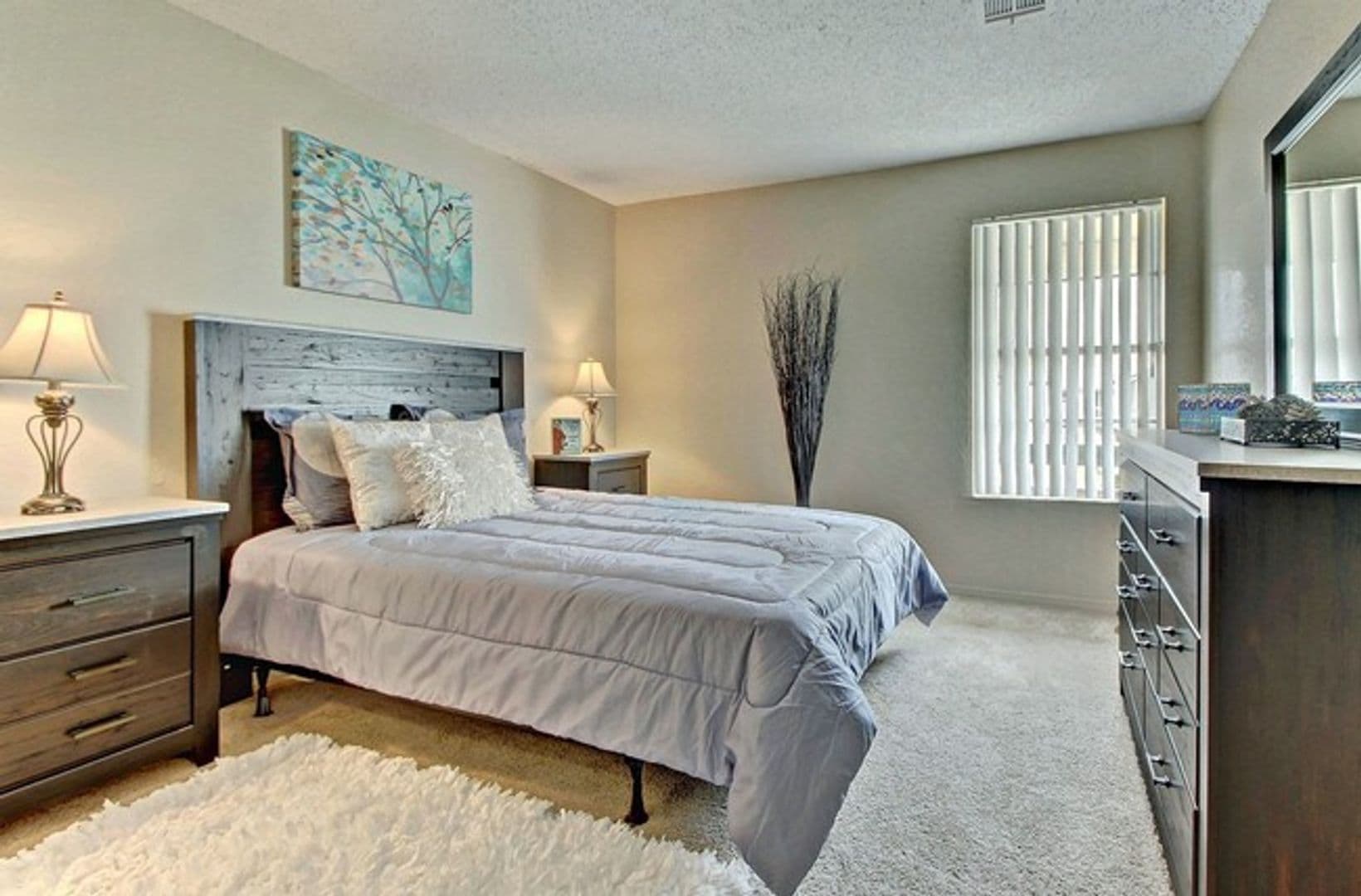Woodland Hills Apartments 2 of 5