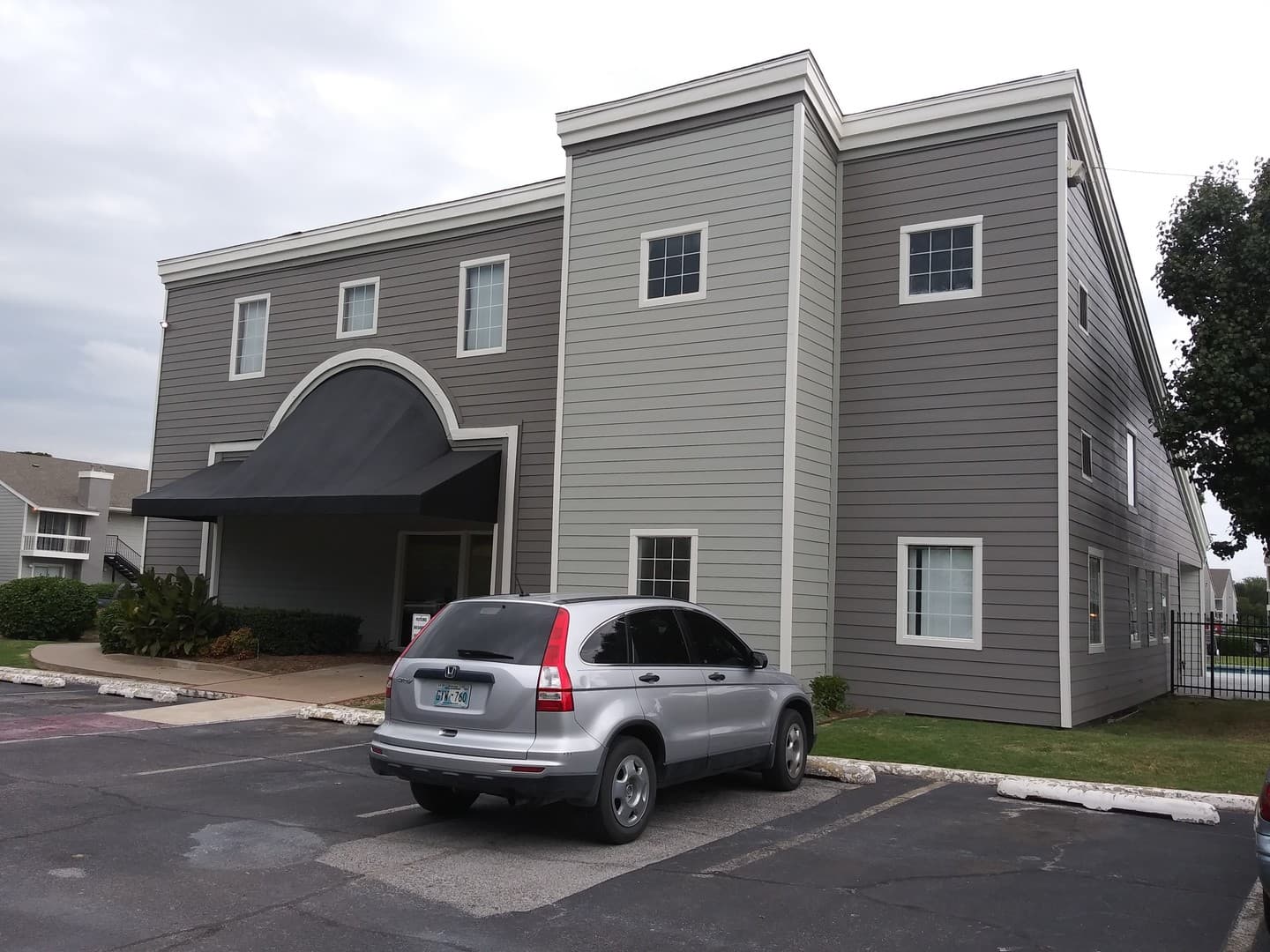 Woodland Hills Apartments 1 of 5