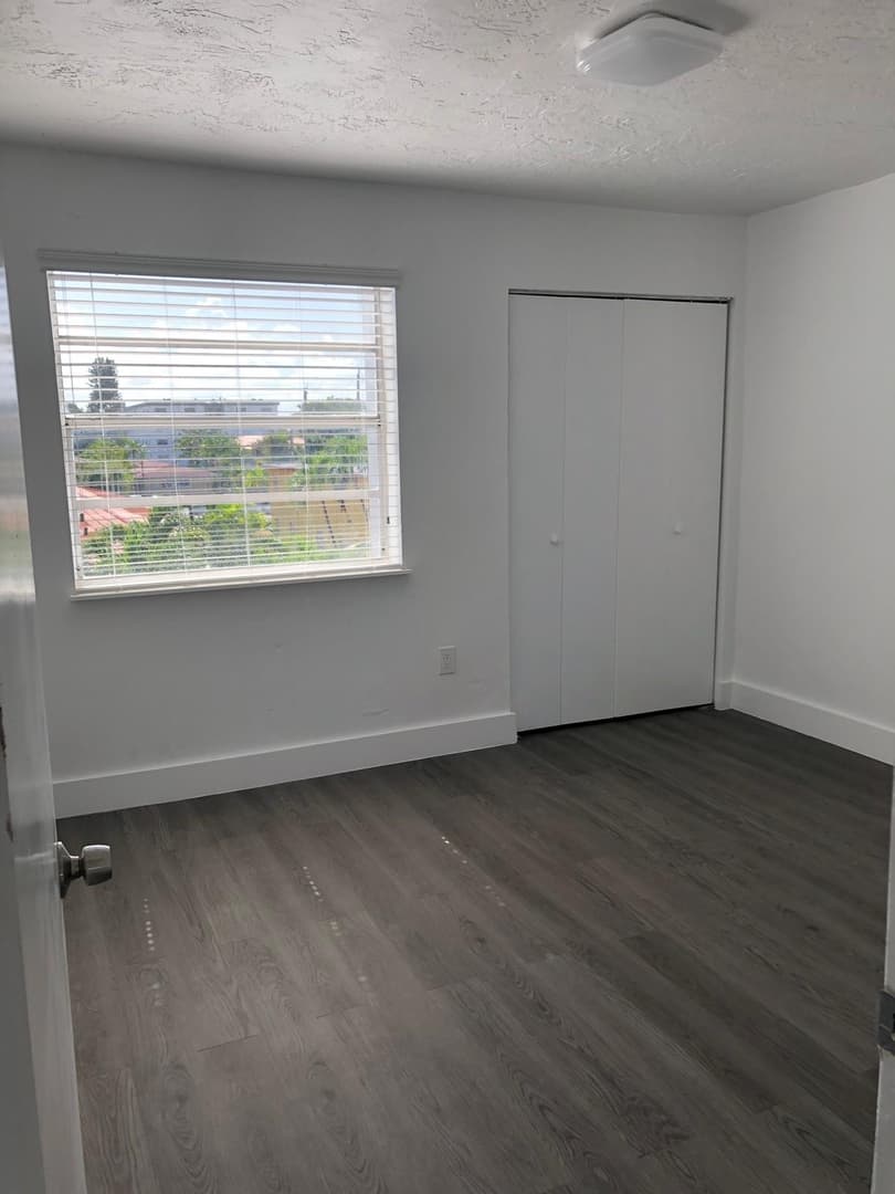220 SW 17 Ct 6 of 8