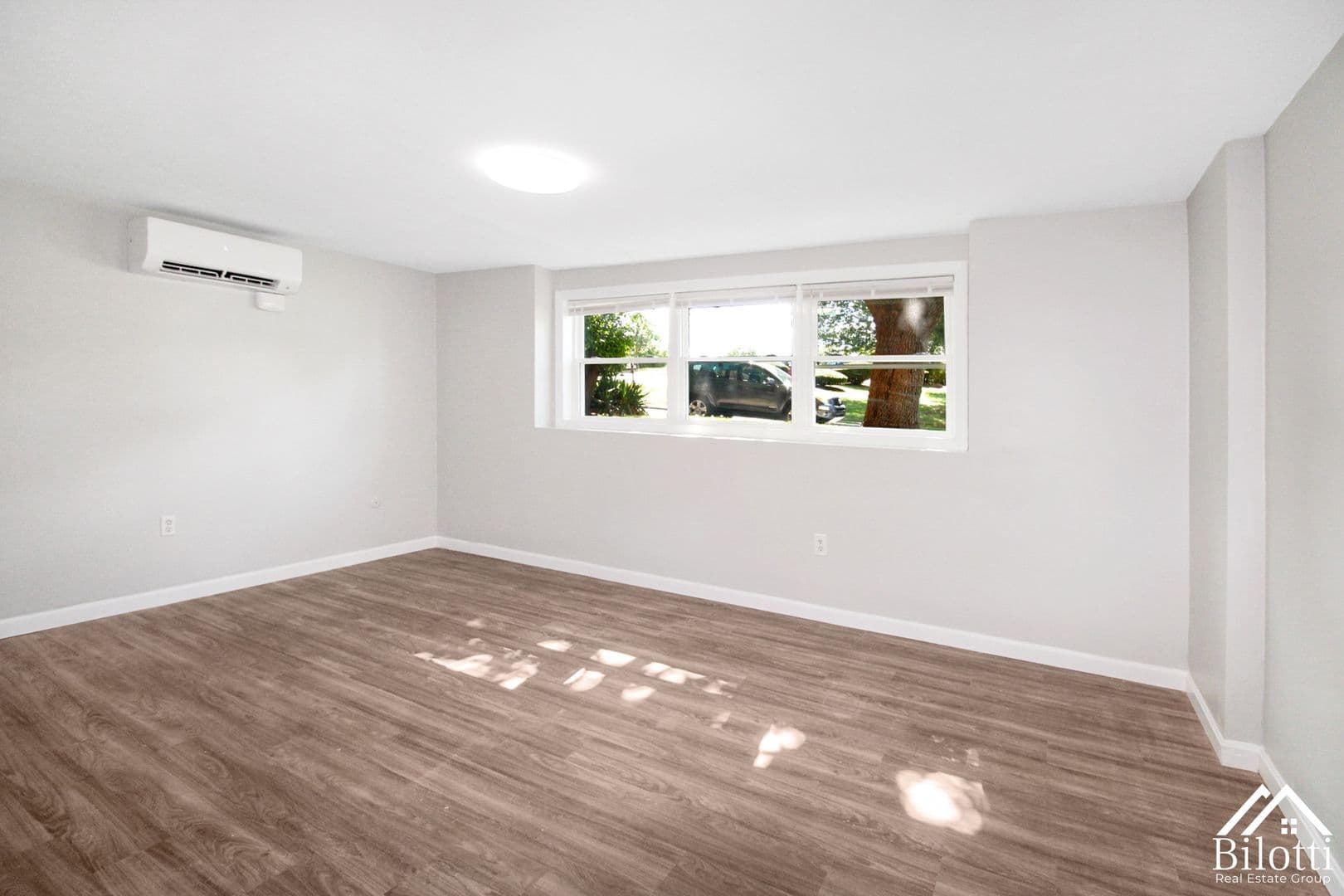 115 Bourne 2 of 11