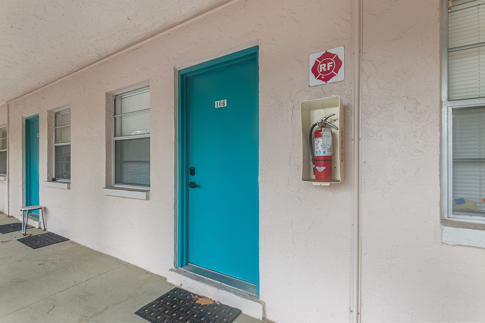 ST PETE APARTMENT FOR RENT!! 1 of 8