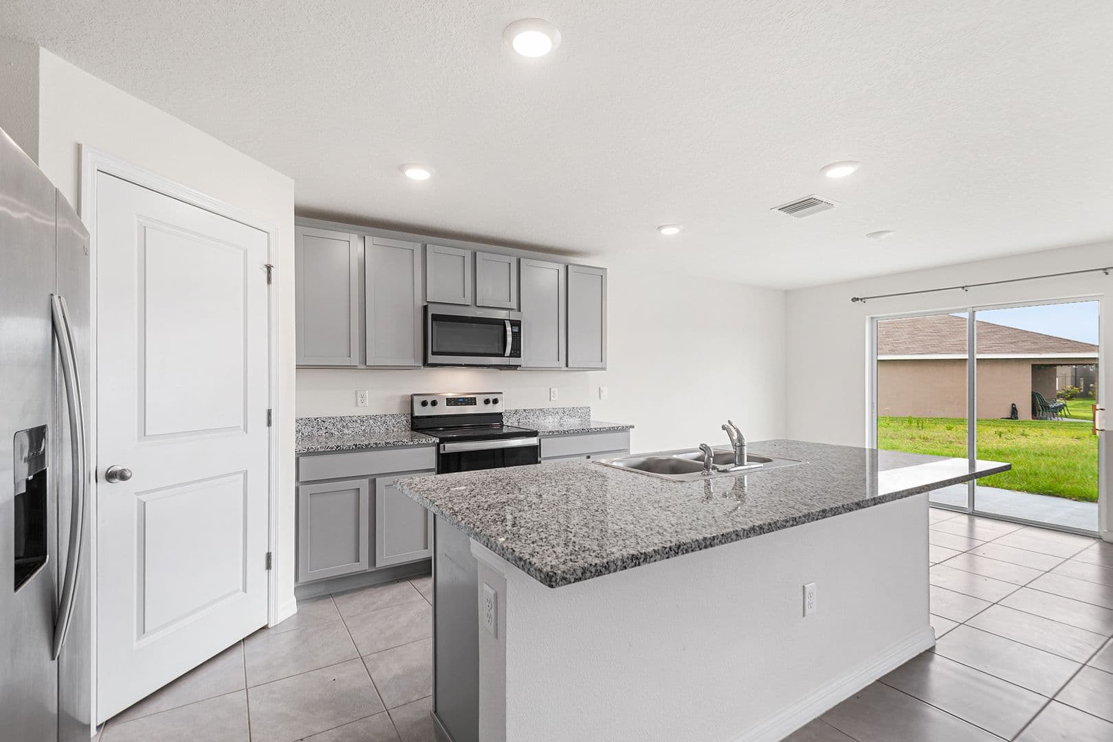 5106 PLUMERIA DR, WIMAUMA, FL 33598 3 of 20