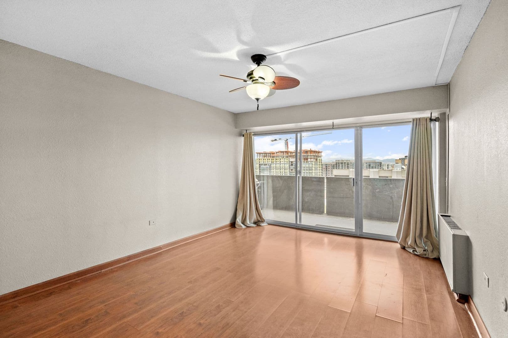 909 Logan St, Unit 11B - RA 12 of 23