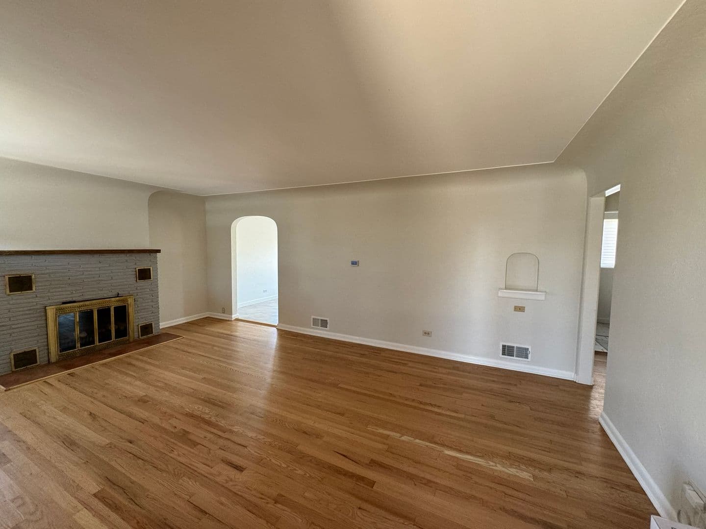 5098 Newton Street 4 of 8