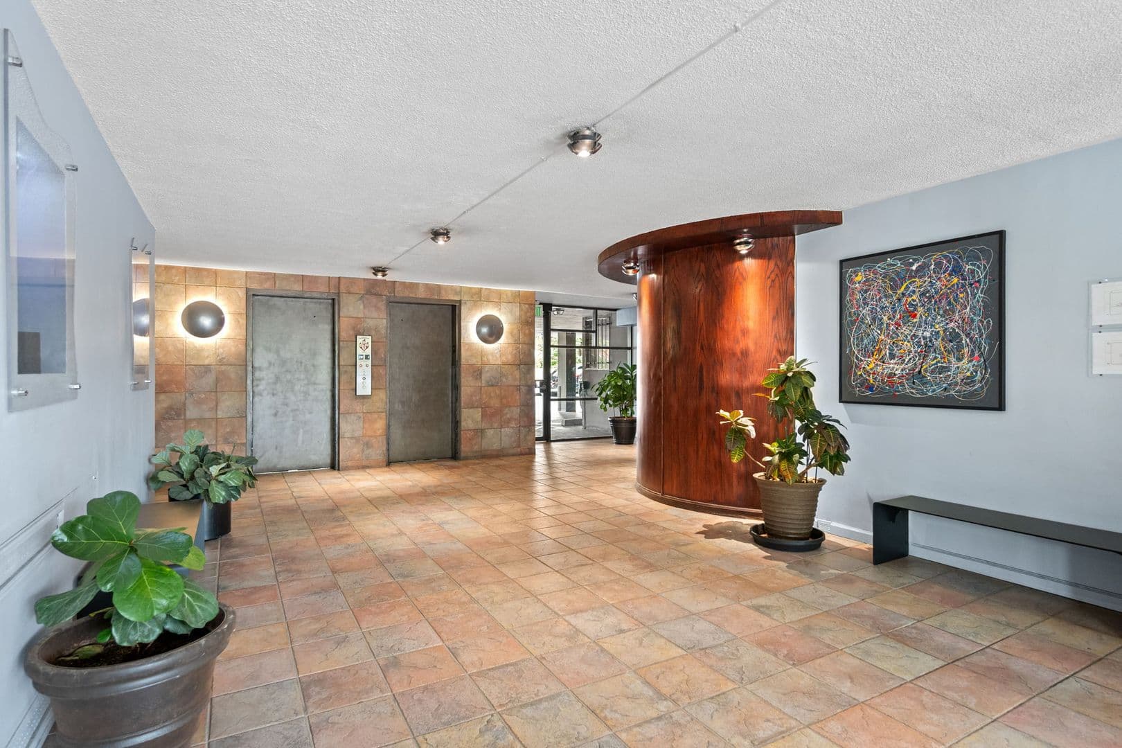 909 Logan St, Unit 11B - RA 22 of 23
