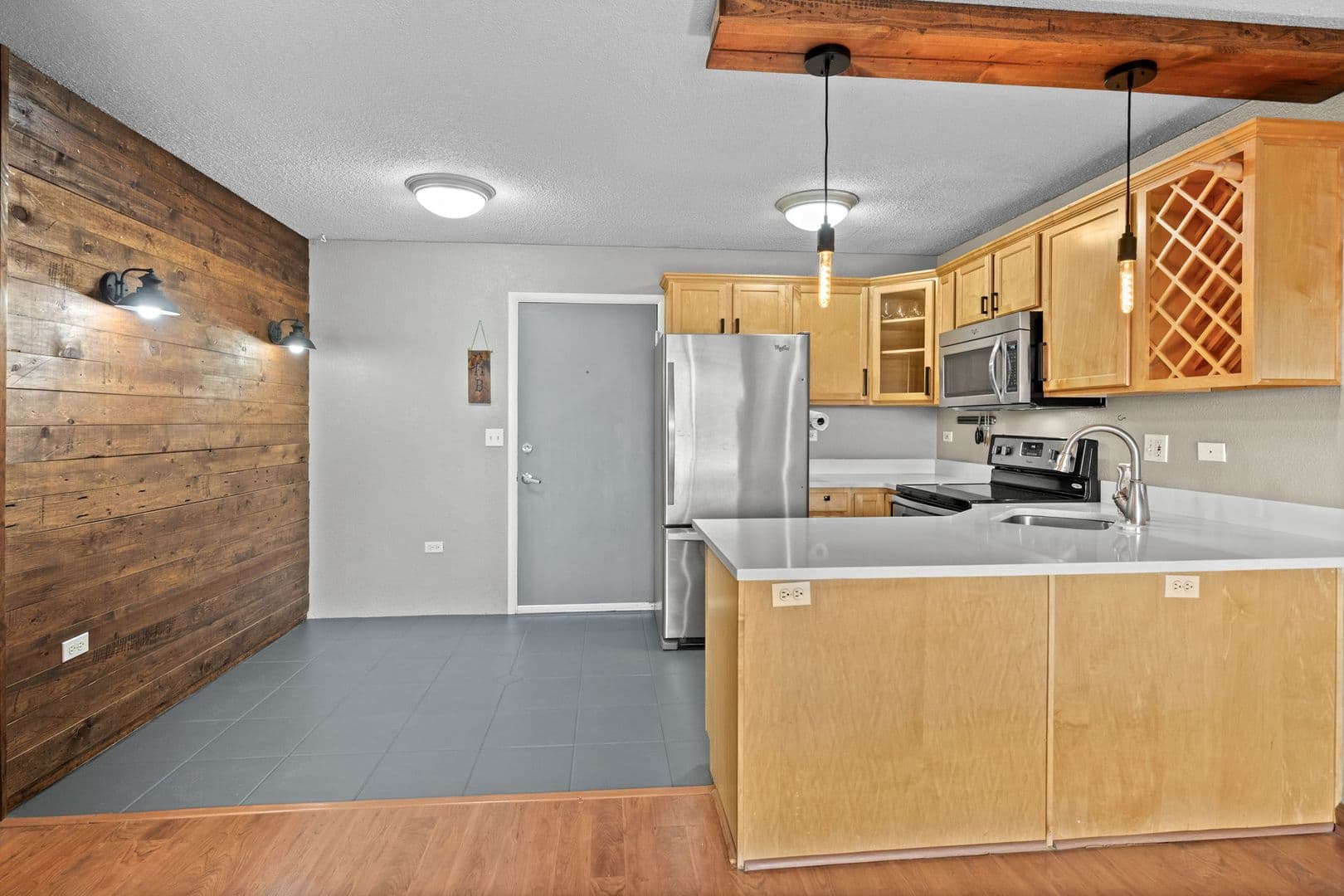 909 Logan St, Unit 11B RA 2 of 8