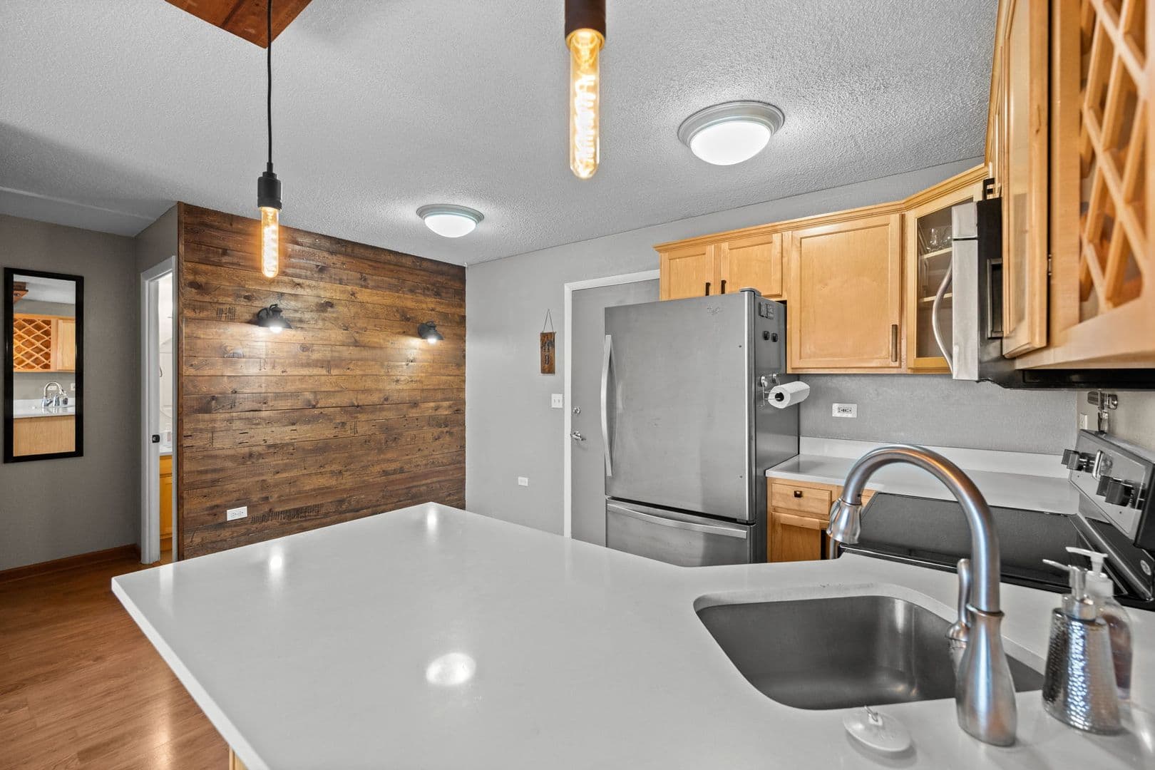 909 Logan St, Unit 11B RA 6 of 8