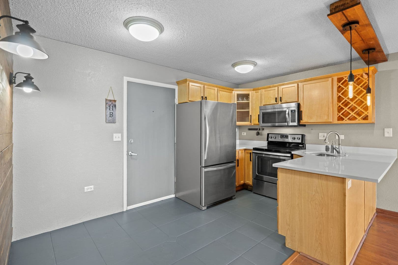 909 Logan St, Unit 11B RA 3 of 8