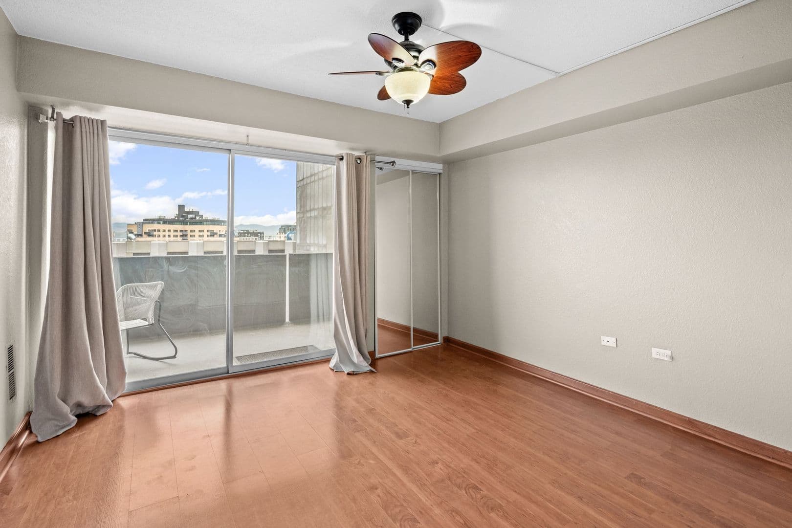 909 Logan St, Unit 11B - RA 13 of 23