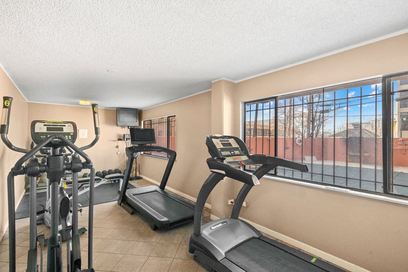 909 Logan St, Unit 11B - RA 20 of 23