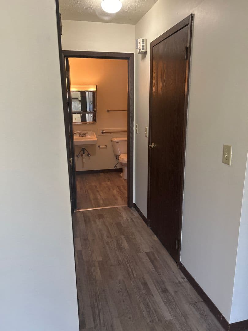 Wabash Shores Apartments 5 of 8