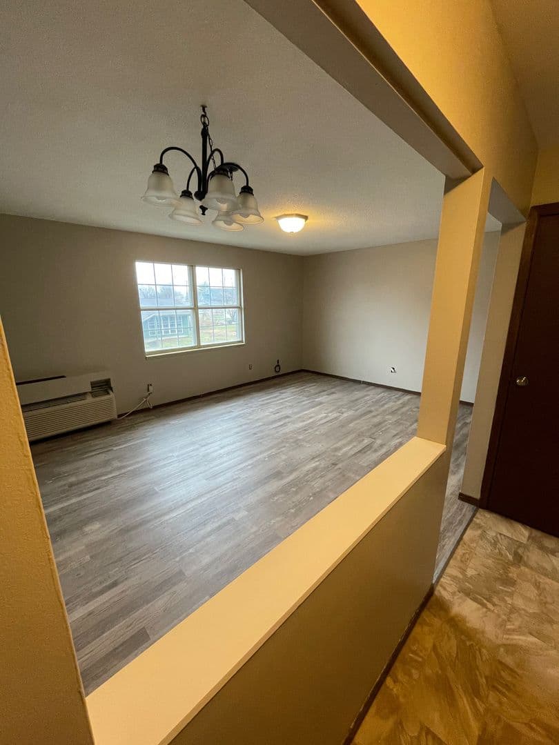 York Villa Apartments 3 of 6