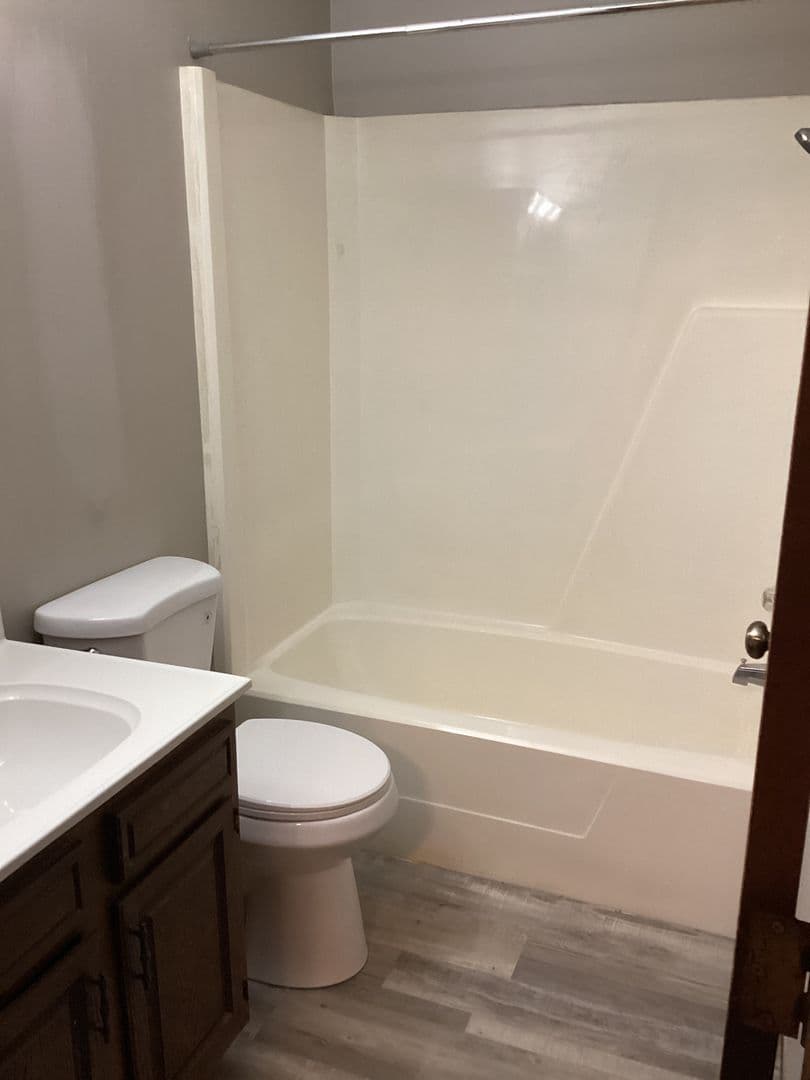 York Villa Apartments 7 of 12