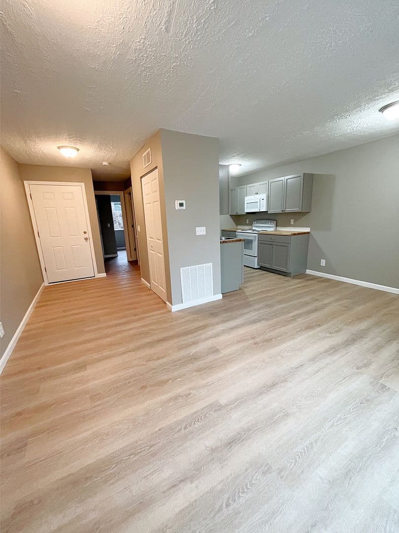 Lincoln Landing Apartments 4 of 12