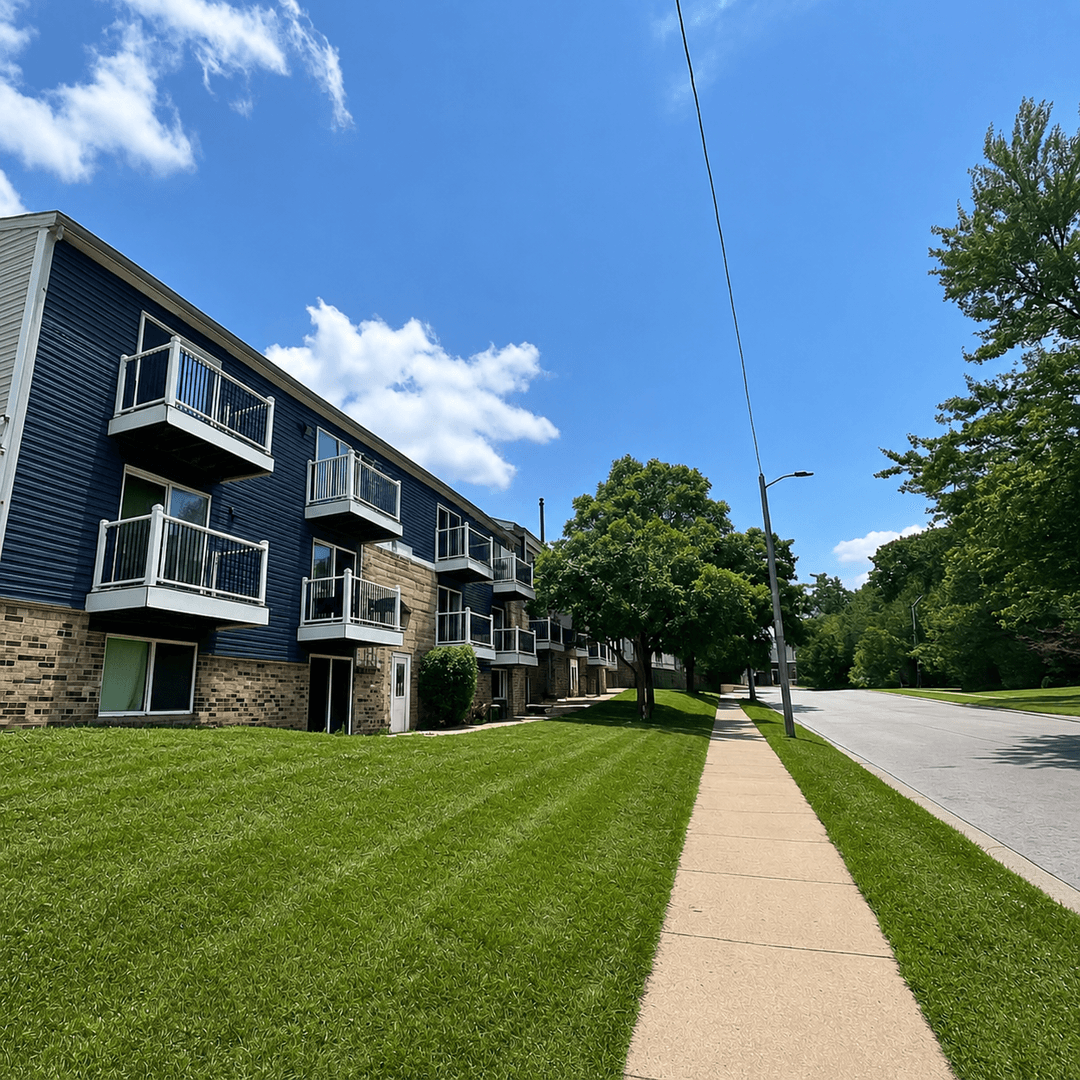 Lincoln Landing Apartments 1 of 7