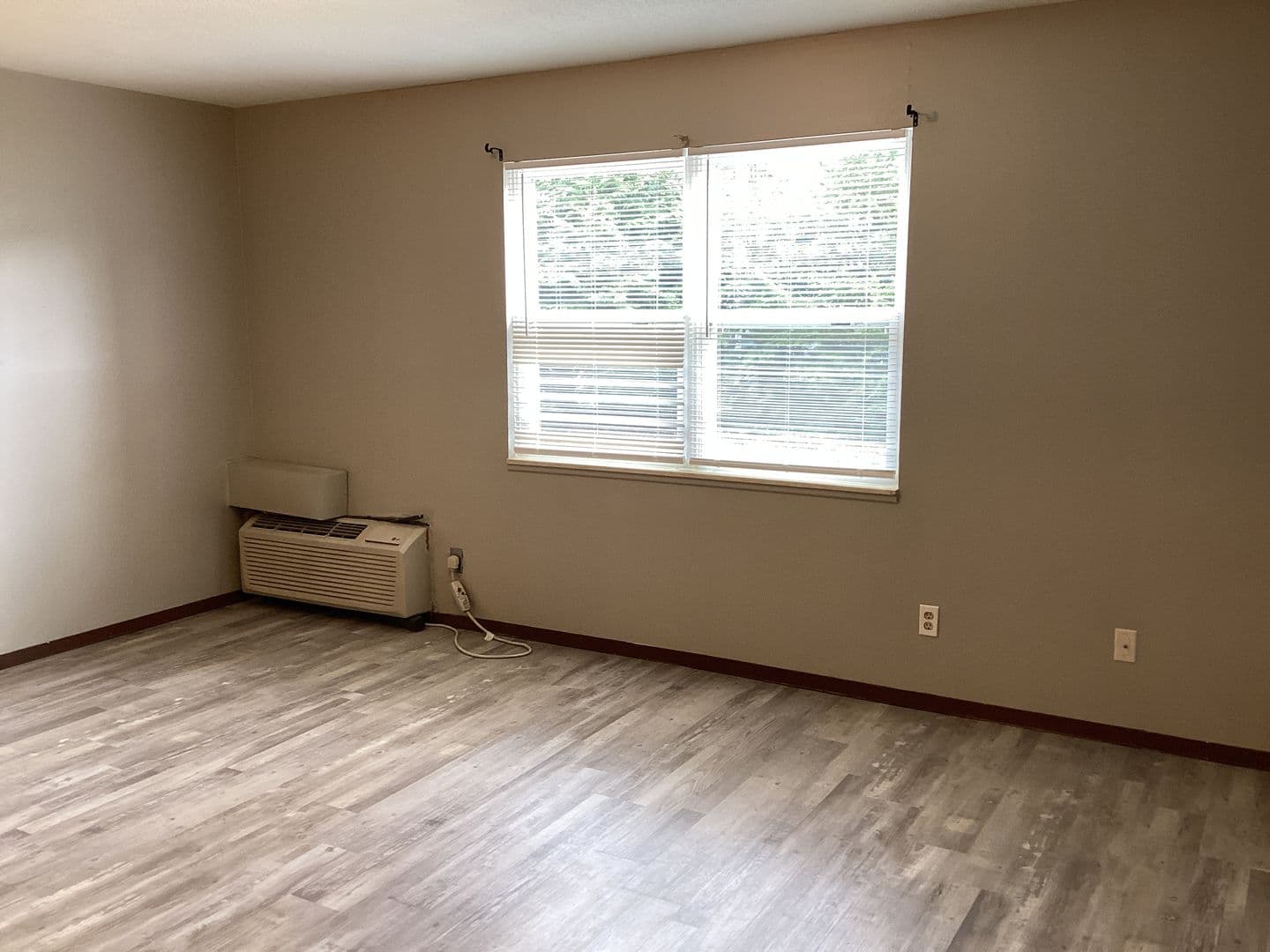 York Villa Apartments 2 of 12