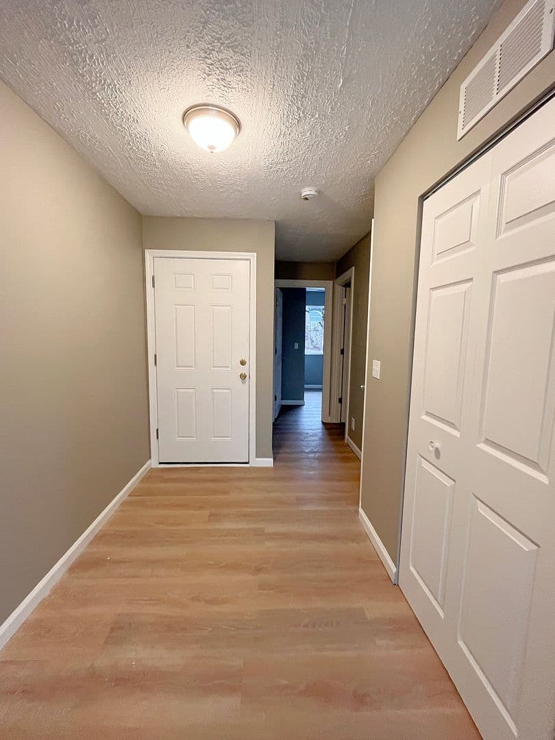 Lincoln Landing Apartments 2 of 12