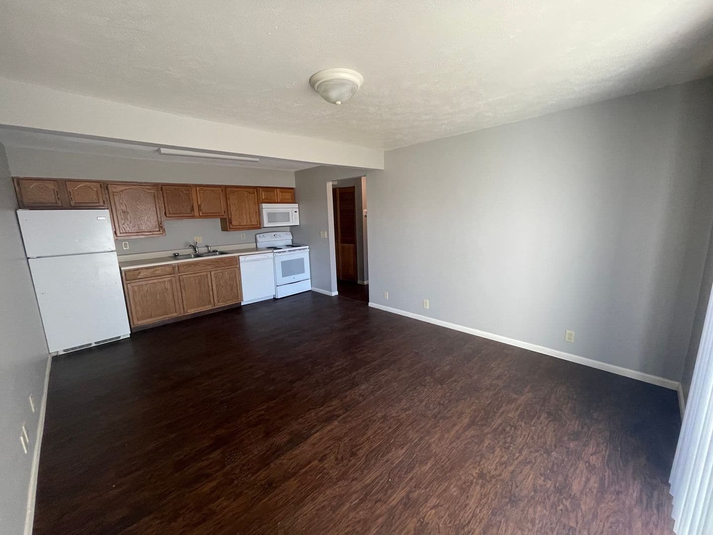 Lincoln Landing Apartments 1 of 7