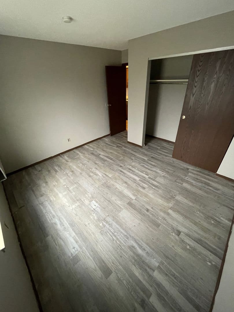 York Villa Apartments 5 of 6