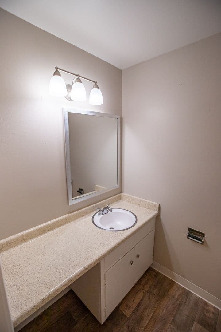 Ventura Gardens Apartments 2 of 12