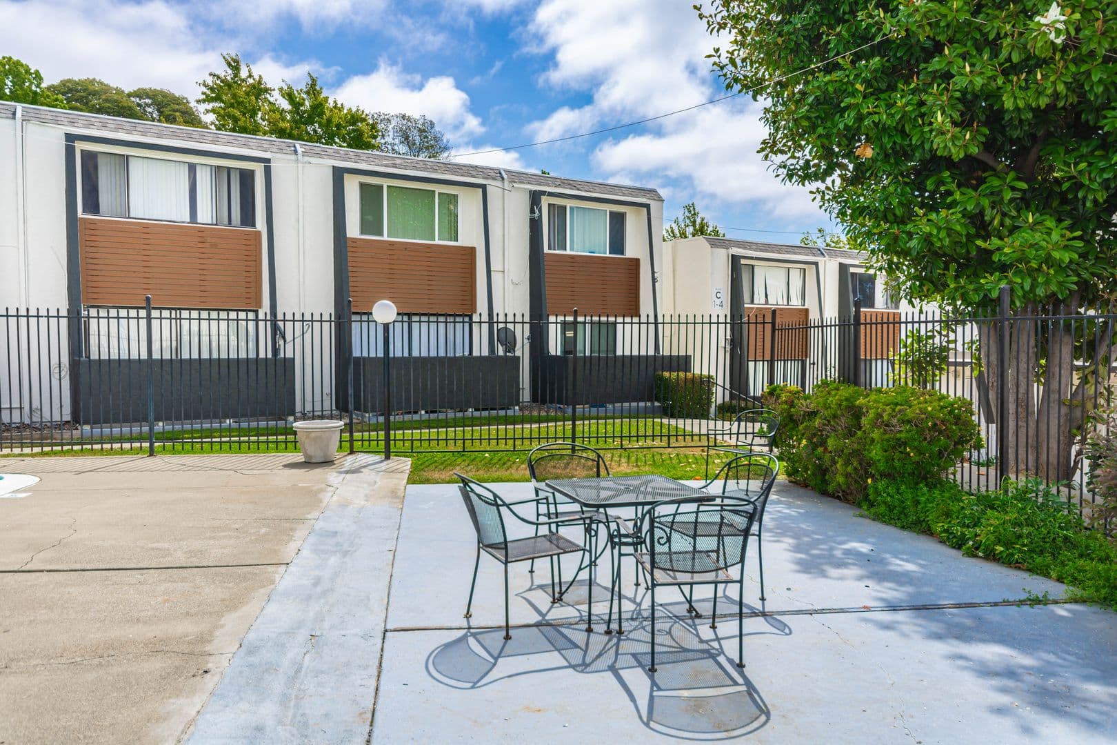 Regency Townhouses 27 of 28