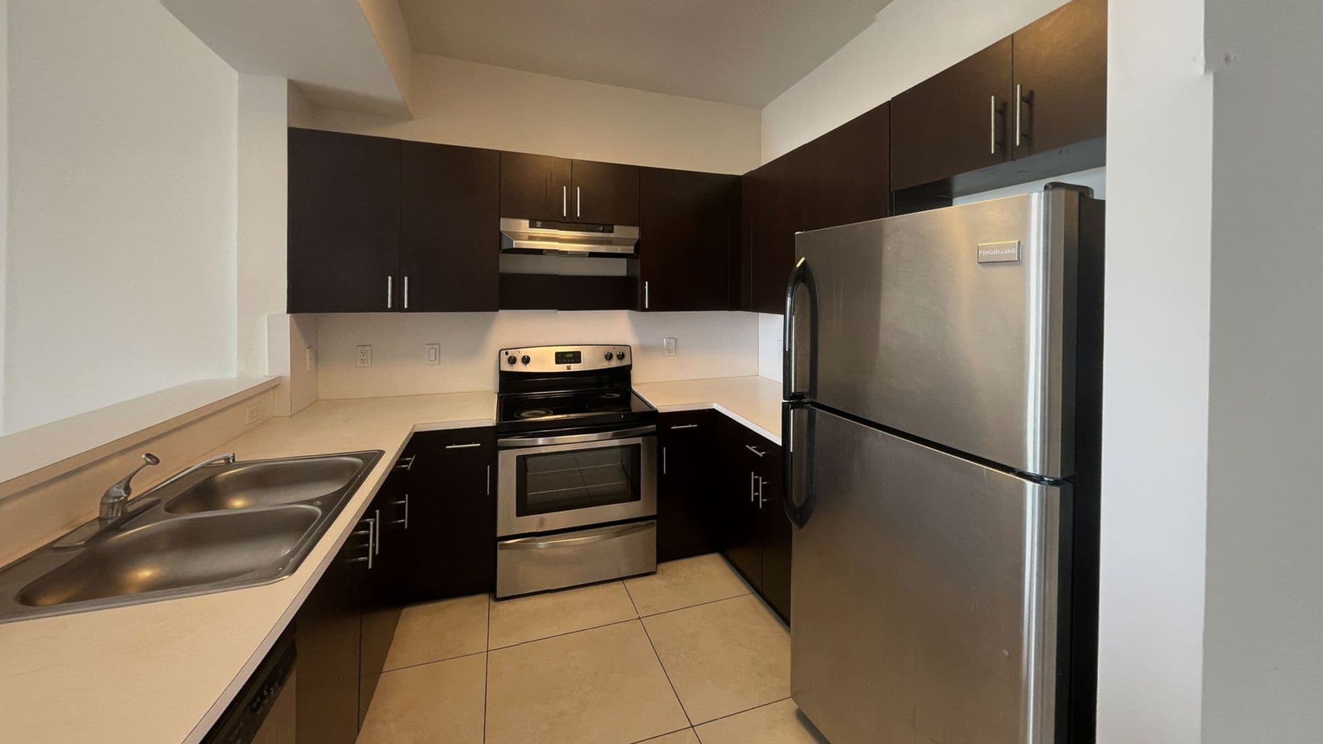 401 SW 17th Ave 2 of 9