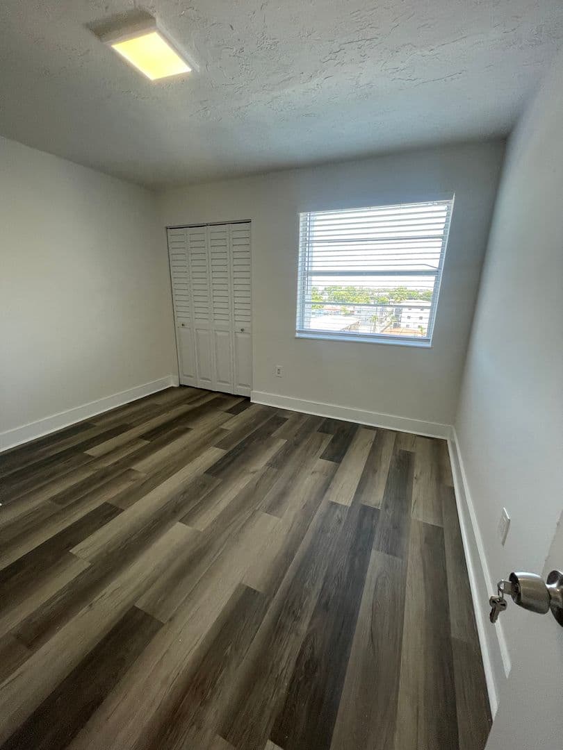 220 SW 17 Ct 9 of 13