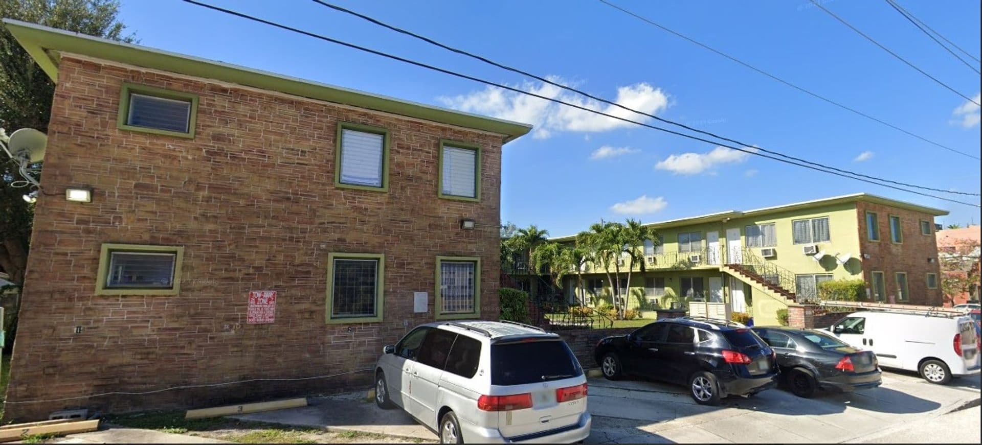 600 SW 9 AVE 1 of 7