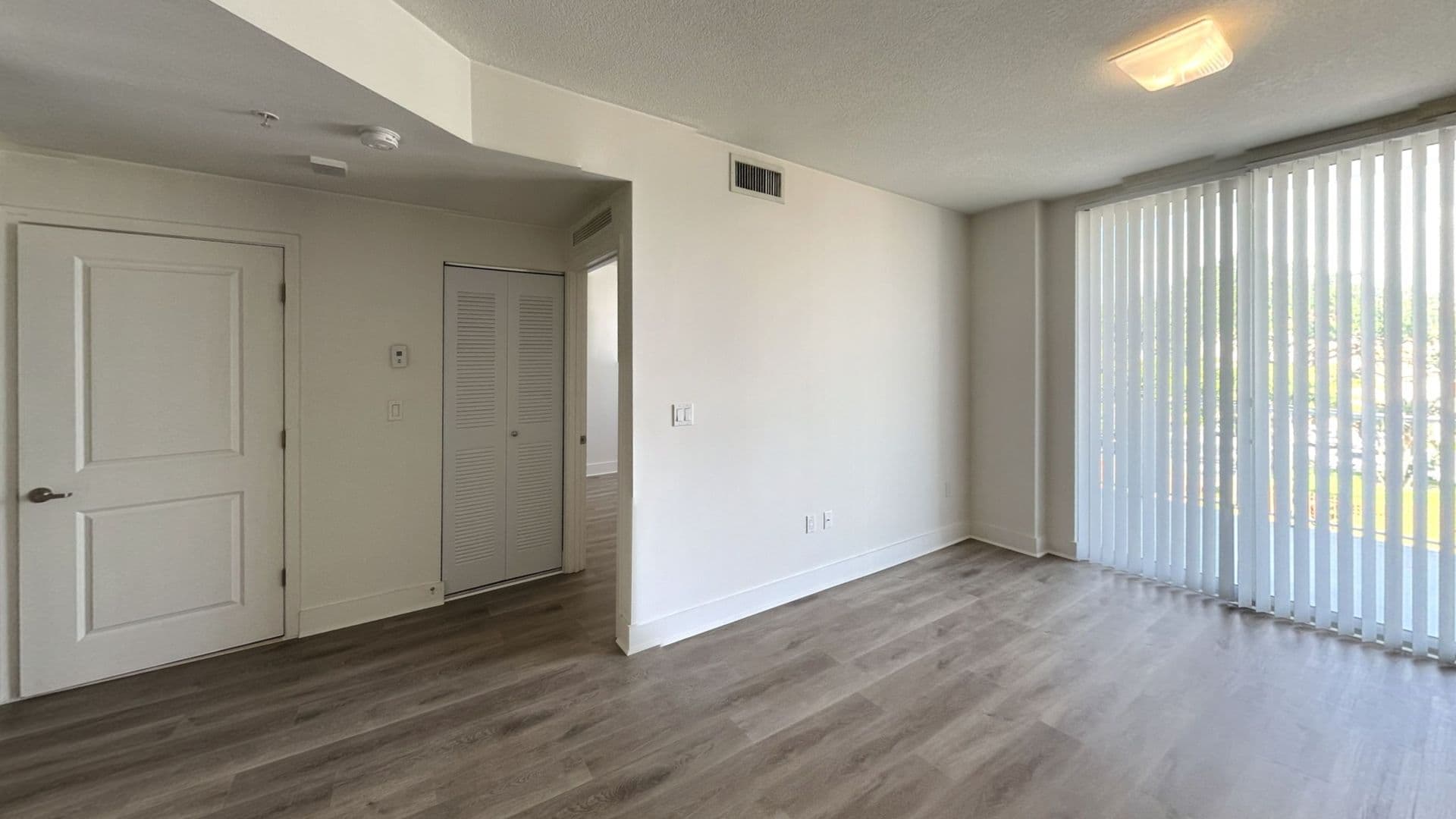 401 SW 17th Ave 3 of 6