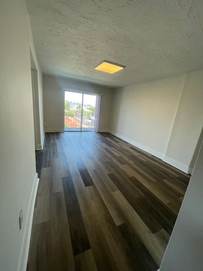220 SW 17 Ct 5 of 13