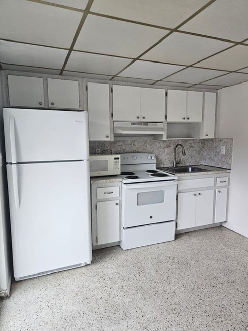 2999 W. Flagler 19 of 51