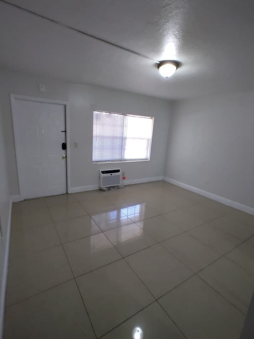 1101 SW 6Th ST 7 of 9