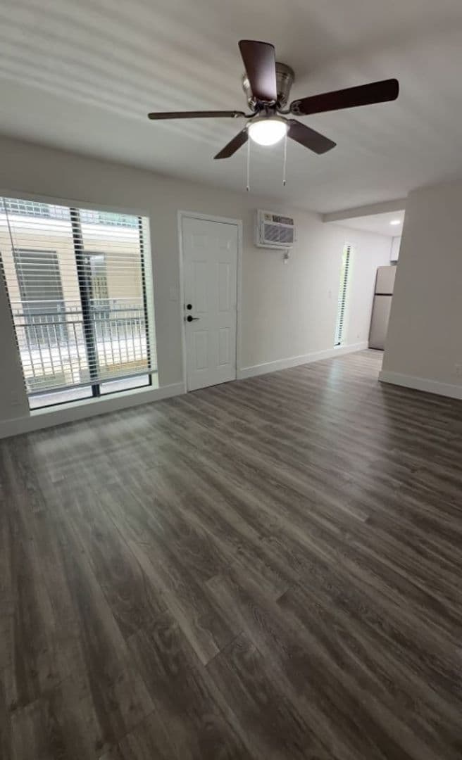 110 Sidonia Ave 4 of 11