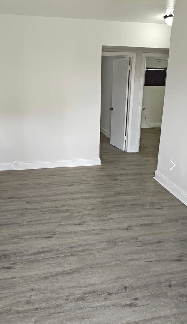 3270 West Trade Avenue 7 of 10