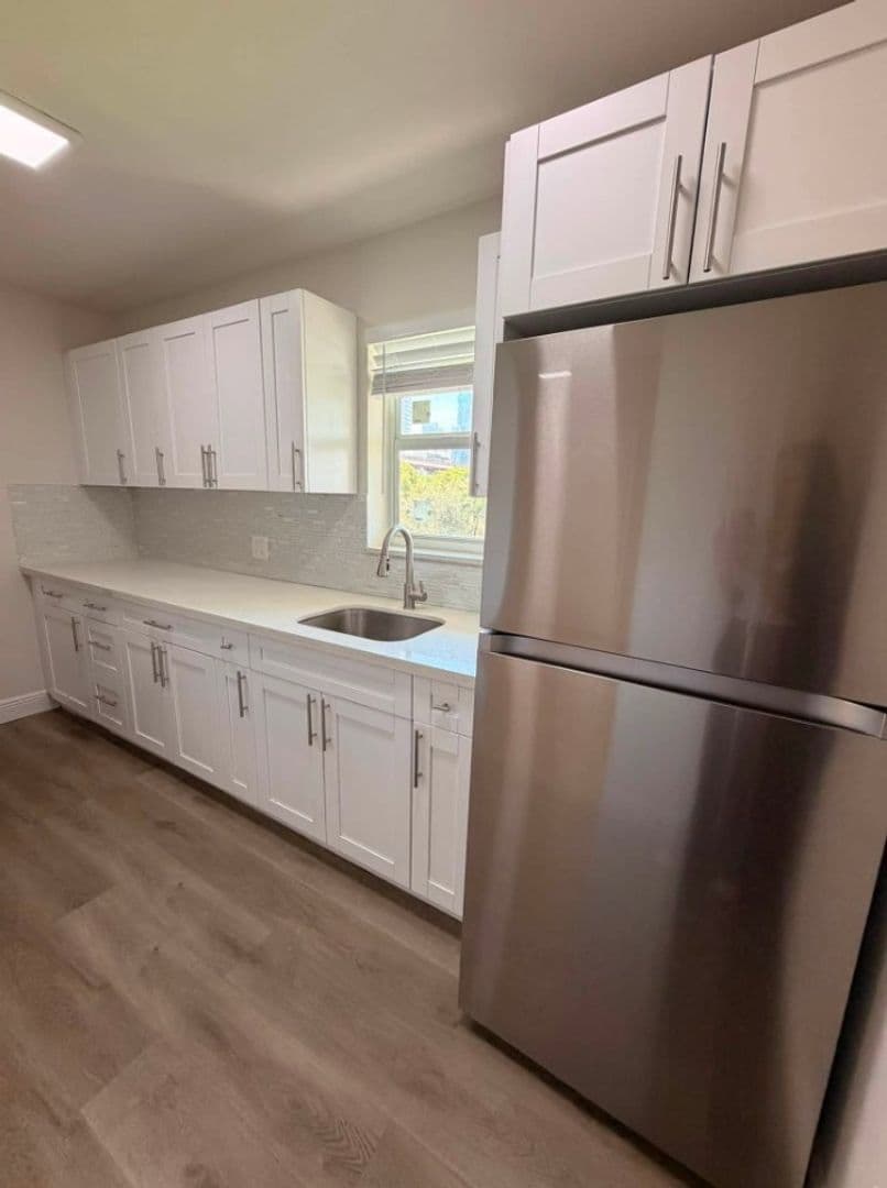 224 SW 4 Ave 9 of 13