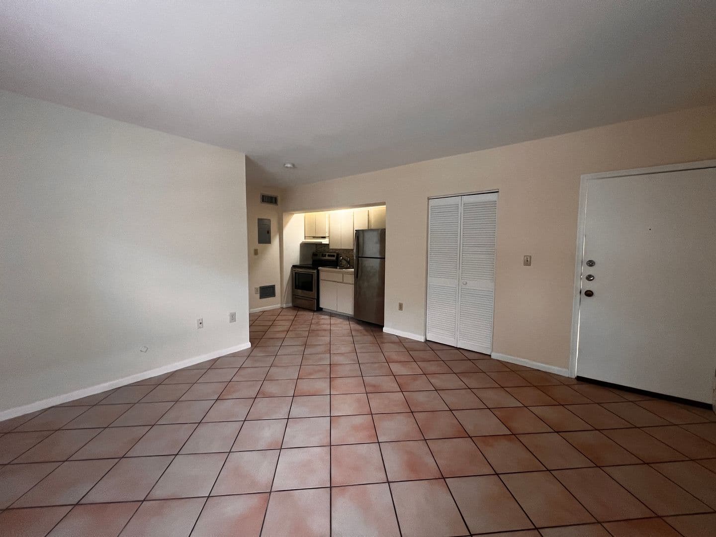 504 Santander Avenue. 5 of 12