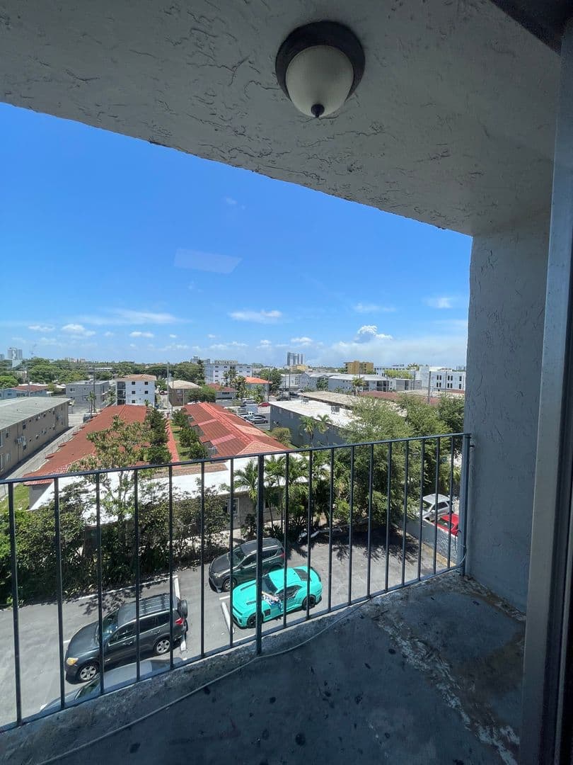 220 SW 17 Ct 6 of 13