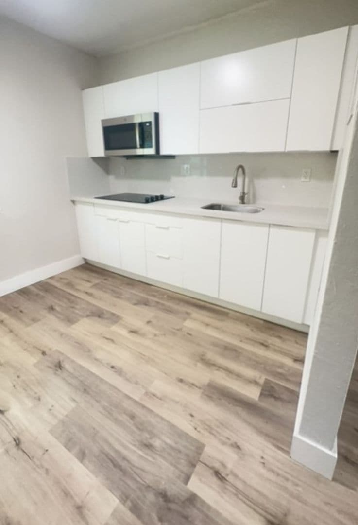 600 SW 9 AVE 5 of 7