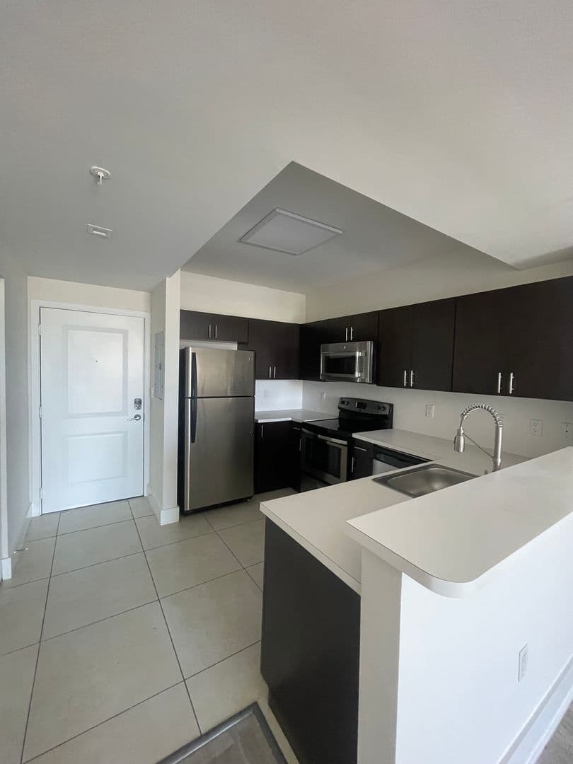 401 SW 17th Ave 3 of 13