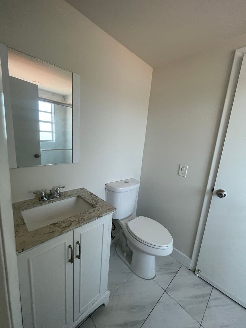 220 SW 17 Ct 10 of 13