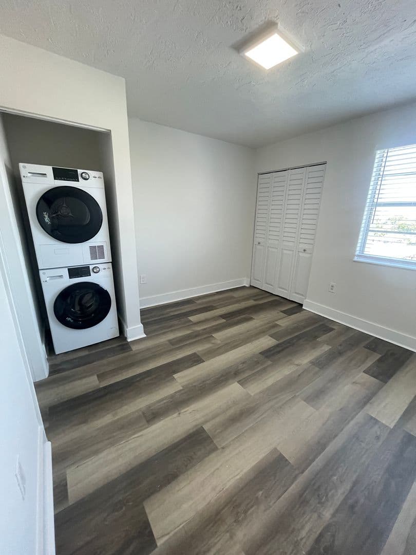 220 SW 17 Ct 8 of 13