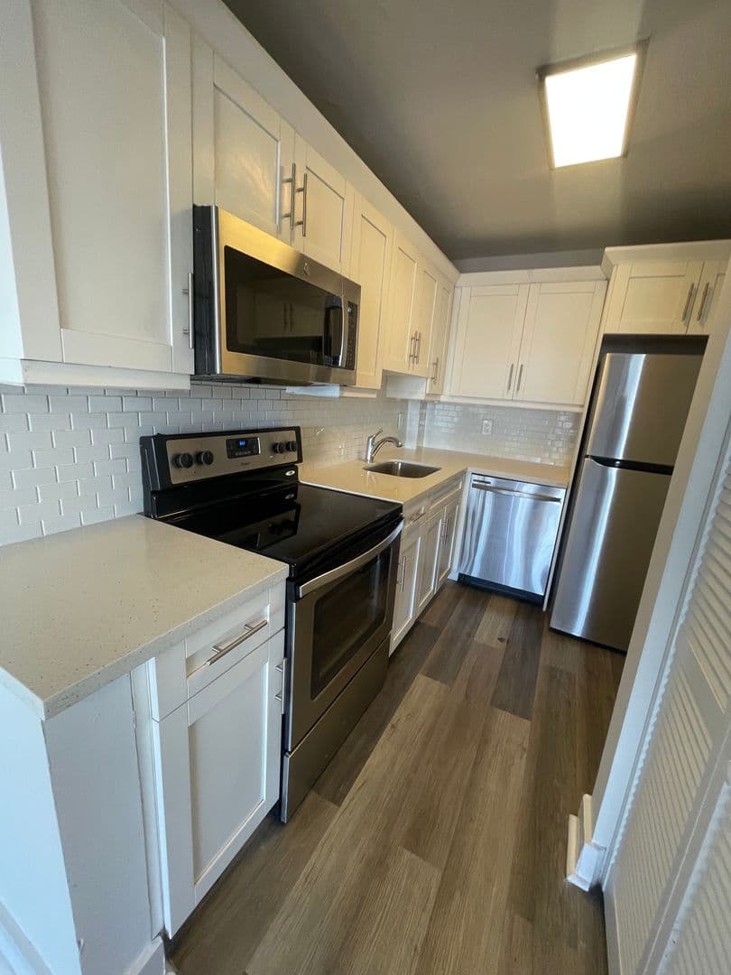 220 SW 17 Ct 3 of 13